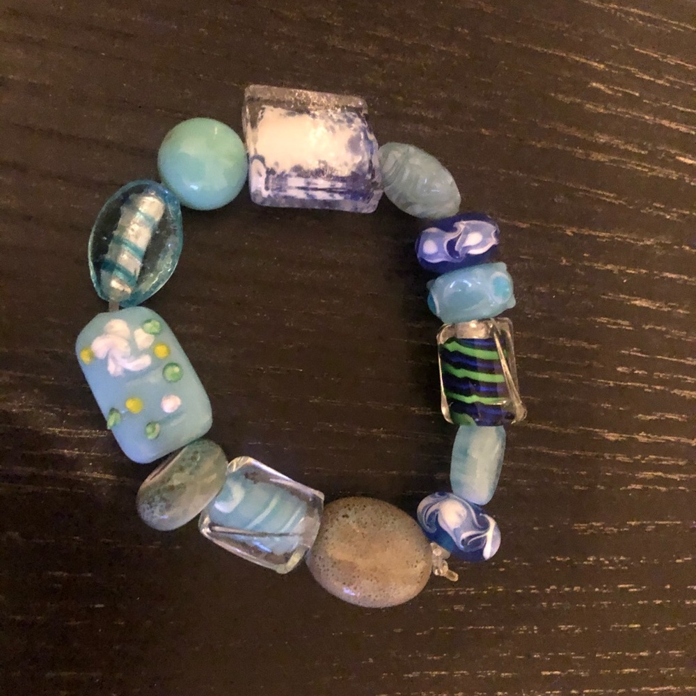 Blue woman’s glass beaded bracelet